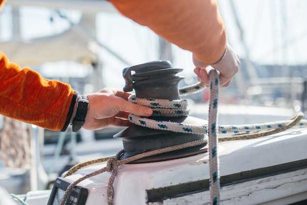 Step-by-Step Process for Lifting Your Boat Safely
